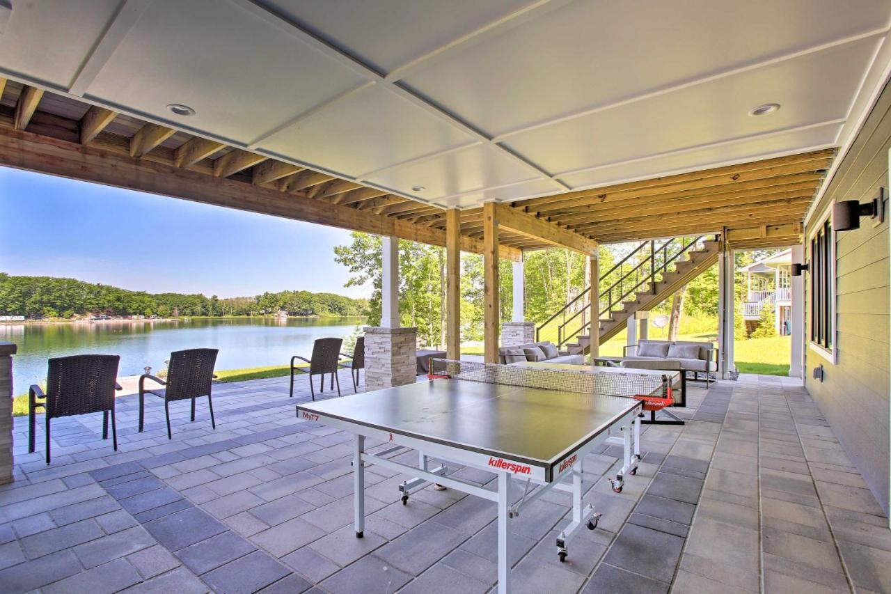 Waterfront Silver Lake Home With Private 40 Dock! Traverse City Exterior photo